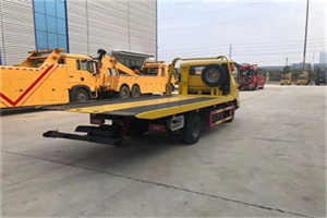 万山特非事故拖车